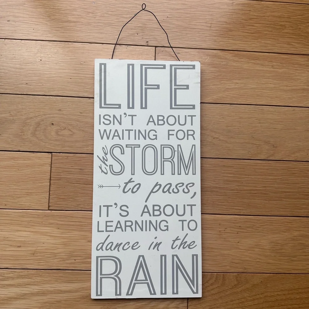 Inspirational 'Life Isn't About Waiting' Wall Sign - White and Gray